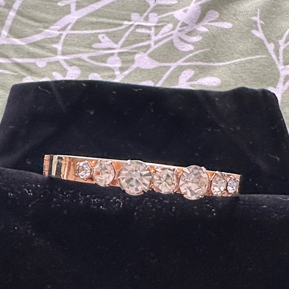 Gold Bracelet with Crystals - Picture 1 of 2